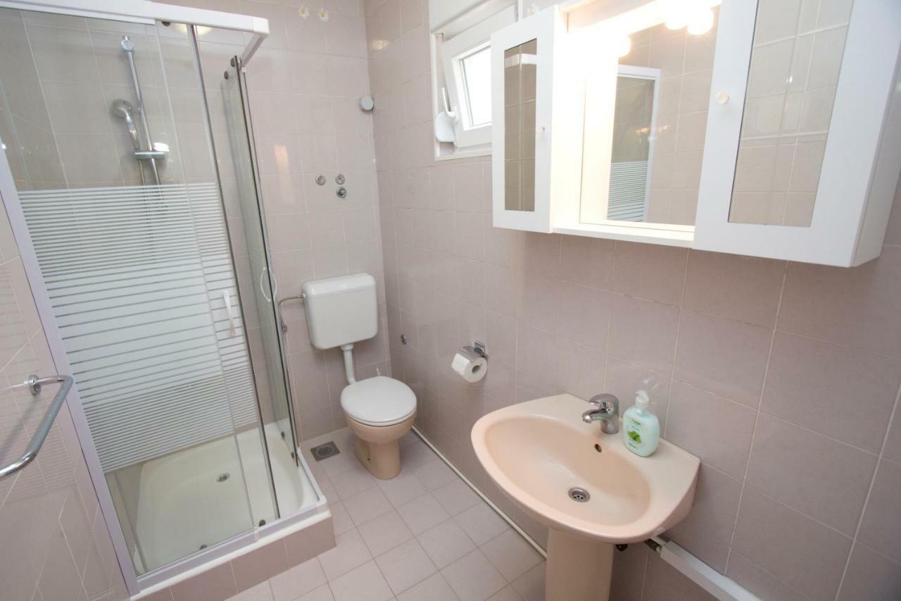 Apartment Glavina With Private Pool Makarska Kültér fotó